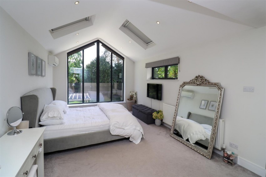 Images for Chinnock Close, Fleet