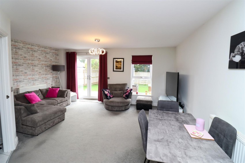 Images for Redfields Meadow, Church Crookham, Fleet