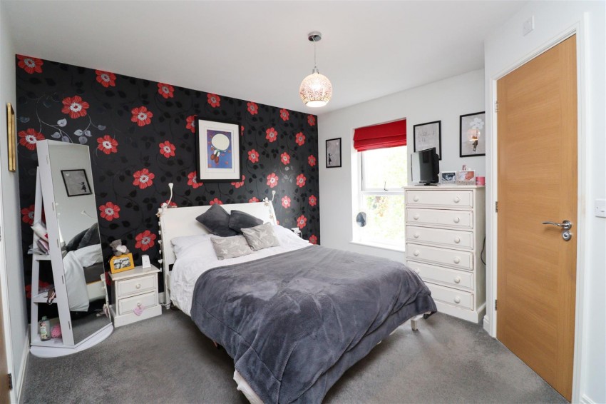Images for Redfields Meadow, Church Crookham, Fleet