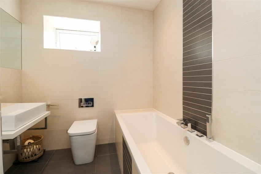 Images for Oasthouse Drive, Fleet