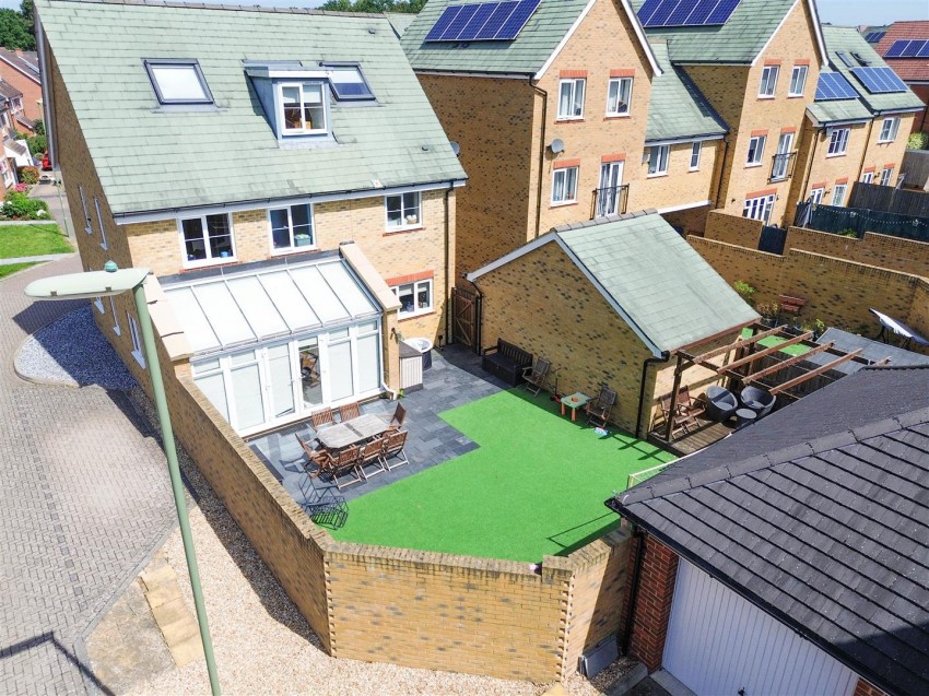 Images for Rana Drive, Church Crookham, Fleet