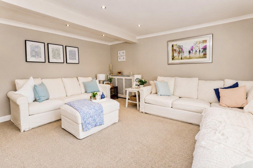 Images for Wedmans Lane, Rotherwick, Hook