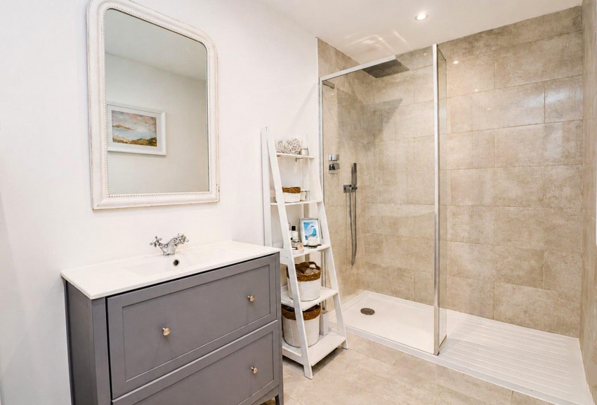 Images for Wedmans Lane, Rotherwick, Hook