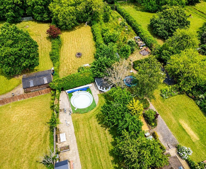 Images for Wedmans Lane, Rotherwick, Hook