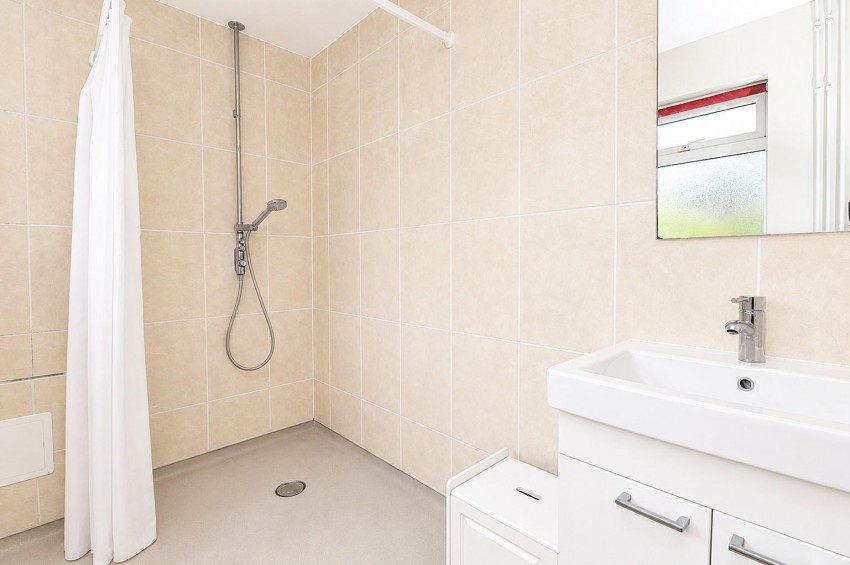 Images for Andrews Close, Church Crookham, Fleet