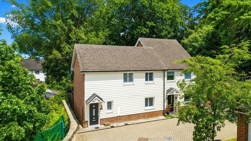 Images for Macintyre Place, Church Crookham, Fleet