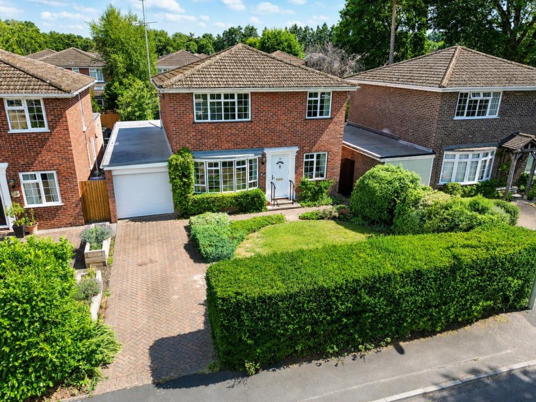 Pondtail Road, Fleet