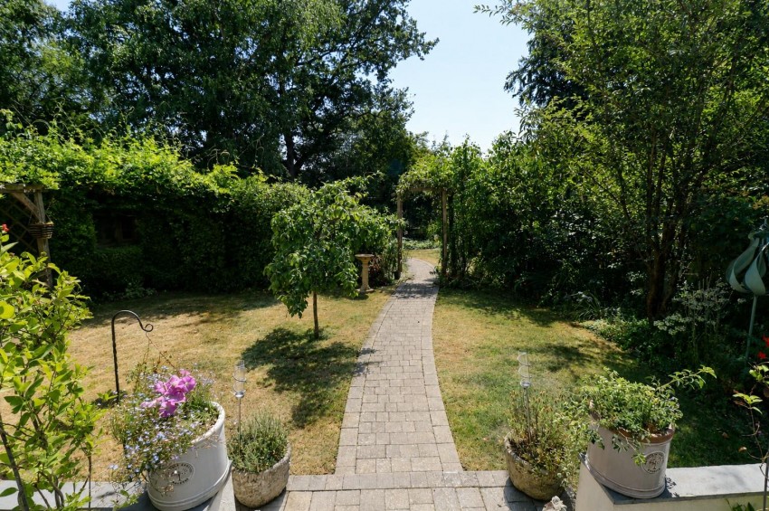 Images for Blackthorn Crescent, Farnborough