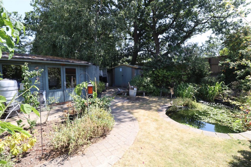 Images for Blackthorn Crescent, Farnborough