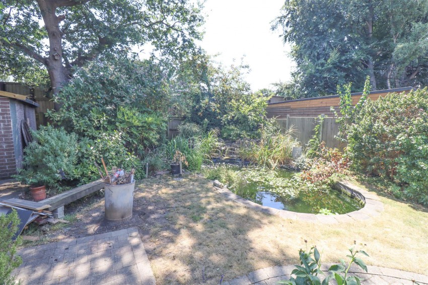 Images for Blackthorn Crescent, Farnborough