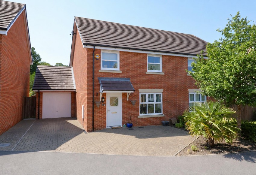 Images for Nugent Close, Church Crookham, Fleet