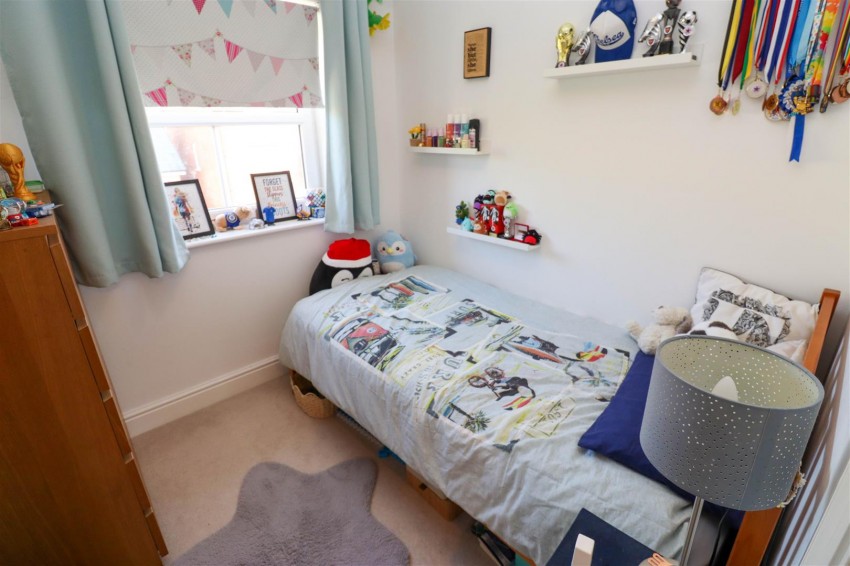 Images for Nugent Close, Church Crookham, Fleet