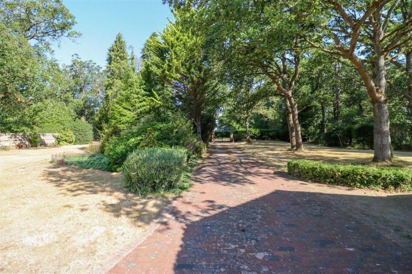 Images for Fleet Hill, Finchampstead, Wokingham