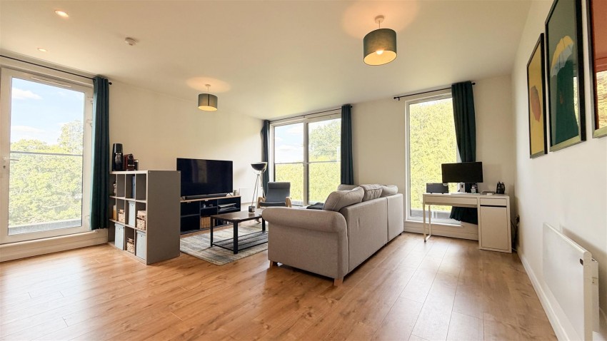 Images for 296 Farnborough Road, Farnborough