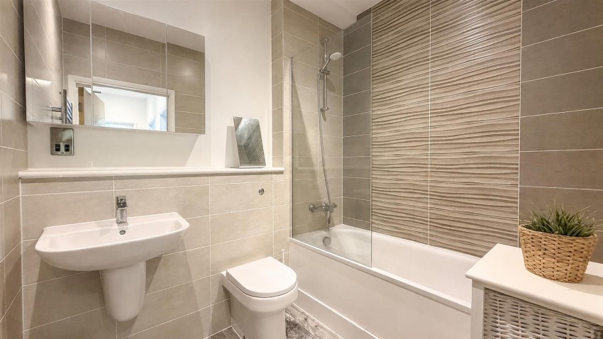 Images for 296 Farnborough Road, Farnborough