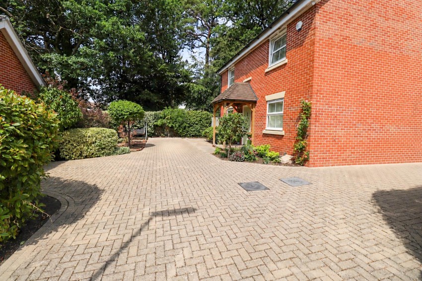 Images for Grant Drive, Fleet