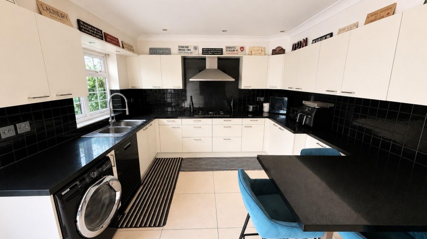 Images for Hanover Gardens, Farnborough